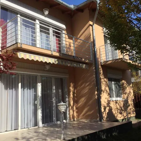 In - Balaton 43408 Apartman *