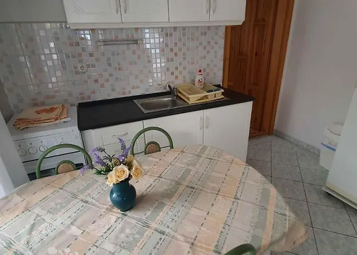 In - Balaton 43408 דירה שיופוק